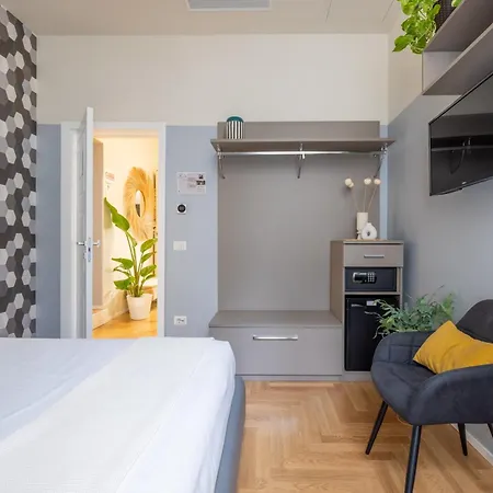 Romae Rex Bed and breakfast 4*